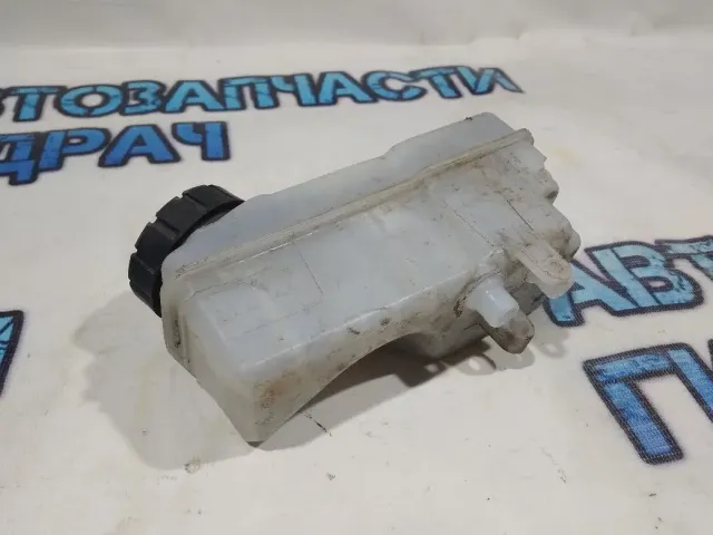 Бачок главного тормозного цилиндра Renault Kaptur 460916346R Отличное состояние