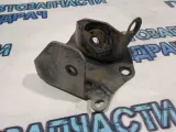 Кронштейн задней балки правый Renault Kaptur 6040221350 Отличное состояние