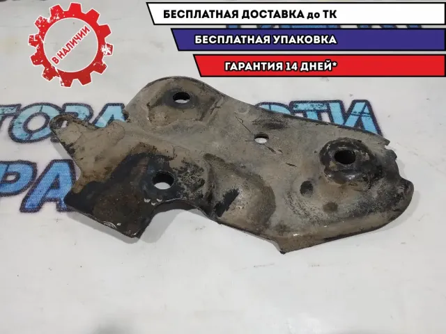 Кронштейн передней балки правый Renault Kaptur 8200823807 Отличное состояние