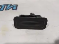 Кнопка открывания багажника Renault Kaptur 8200076256 Отличное состояние