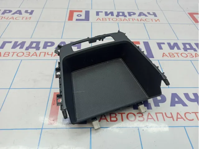 Ящик передней консоли Kia Rio X (X-Line) 84681H0100WK. Царапины.