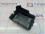 Крышка блока предохранителей Kia Rio X (X-Line) 91950-H0301. Царапины.