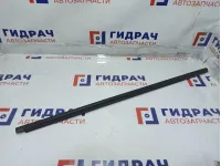 Накладка стекла двери переднего правого Kia Rio X (X-Line) 82220-H0000.