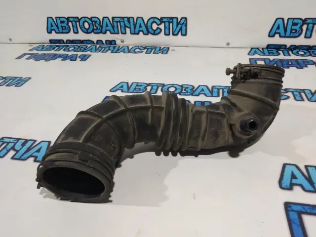 Патрубок воздушного фильтра Kia Ceed 281302H000.