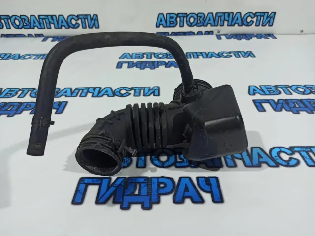 Патрубок воздушного фильтра Kia Rio 3 281404Y000.