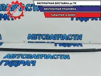 Накладка стекла заднего правого Kia Rio 3 83220-4Y000. Дефект.