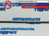 Накладка стекла переднего правого Kia Rio 3 82220-4Y000.