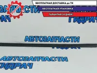 Накладка стекла переднего правого Kia Rio 3 82220-4Y000.