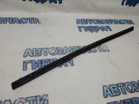 Уплотнитель стекла двери передней правой Kia Rio 4  82241H0000