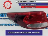 Фонарь задний наружный левый Kia Rio 4 92401-H0000. Потертость.