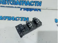 Блок управления стеклоподъемниками Kia Rio 4 93571H0100CA.