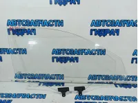 Стекло двери передней правой Kia Rio 4 92208-H0000.