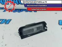 Фонарь подсветки номера правый Kia Rio 4 92502-F6000.