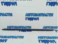Накладка стекла переднего левого Kia Rio 4 82210-H0000.