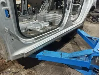 Порог со стойкой левый Kia Rio 4.