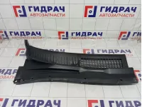 Решетка под лобовое стекло (Жабо) правая Kia Carens 0K2FA50780