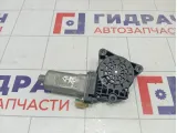 Моторчик стеклоподъемника заднего правого Kia Carens 834601D000