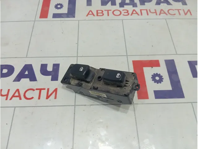 Кнопка стеклоподъемника переднего правого Kia Carens 935751D0010G