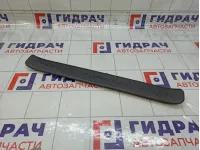 Накладка порога внутренняя передняя правая Kia Carens 858741D000WK