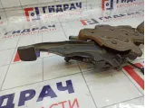 Рычаг, педаль стояночного тормоза Kia Carens 597101D000