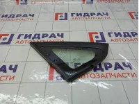 Стекло кузовное глухое (форточка) переднее правое Kia Carens 878801D000