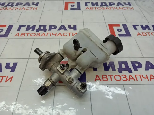 Цилиндр тормозной главный Kia Carens 585101D040