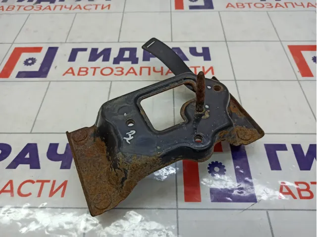 Кронштейн усилителя заднего бампера левый Kia Carens