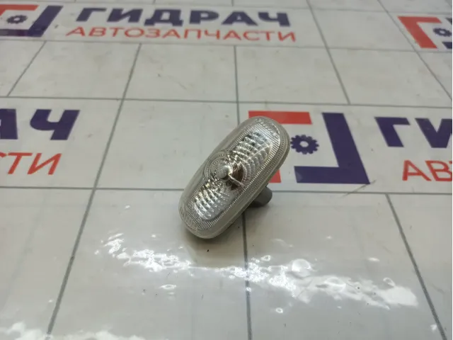 Повторитель на крыло Kia Carens 923033K000