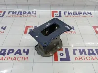 Кронштейн усилителя переднего бампера правый Kia Ceed (ED) 64720-1H010