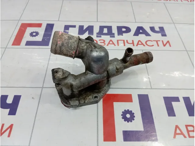 Фланец двигателя системы охлаждения Kia Ceed (ED) 25620-2B002