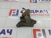 Кронштейн двигателя правый Kia Ceed (ED) 21670-2B000