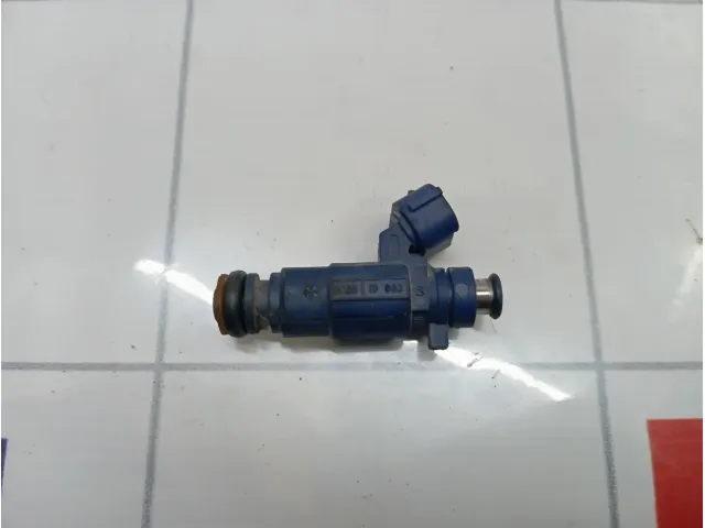 Форсунка инжекторная электрическая Kia Ceed (ED) 353102B000