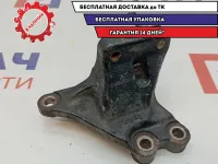 Кронштейн двигателя правый Kia Ceed 21670-2B000.