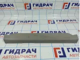 Накладка порога передняя правая Kia Ceed 858721H000ED. Потертости.