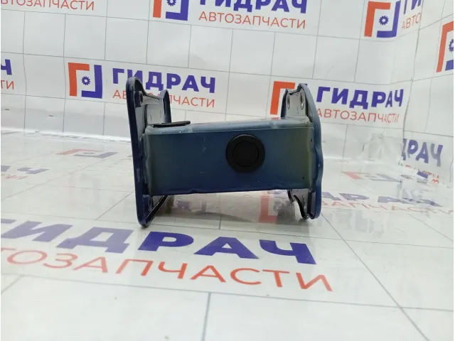 Кронштейн бампера передний правый Kia Ceed 647201H010