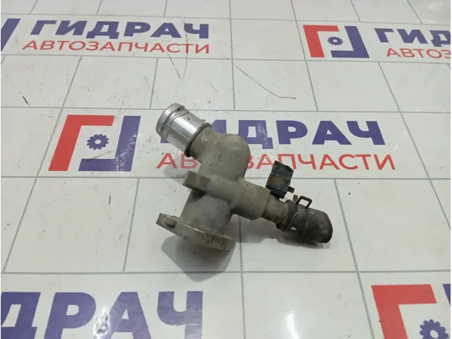 Фланец системы охлаждения Kia Ceed 256002B003