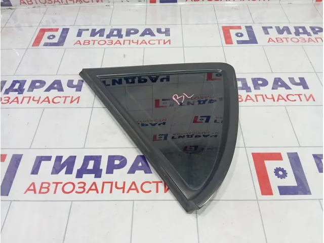 Стекло кузовное глухое (форточка) заднее левое Kia Ceed 878101H000