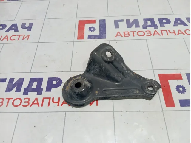 Кронштейн балки передний правый Kia Ceed 624772H000