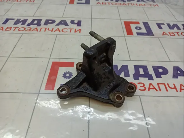 Кронштейн двигателя правый Kia Ceed 216702B000