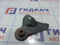 Кронштейн передней балки правый Kia Ceed (ED) 62477-2H000