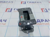 Кронштейн усилителя переднего бампера правый Kia Ceed (ED) 64720-1H010