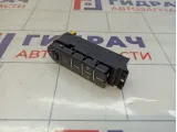 Блок кнопок Kia Ceed (CD) 93700-J7400