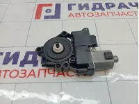 Моторчик стеклоподъемника переднего левого Kia Ceed 82450J7015