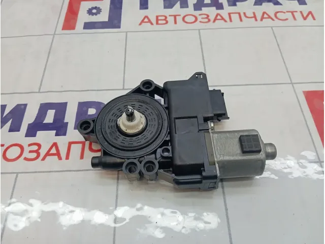 Моторчик стеклоподъемника заднего левого Kia Ceed 83450J7025