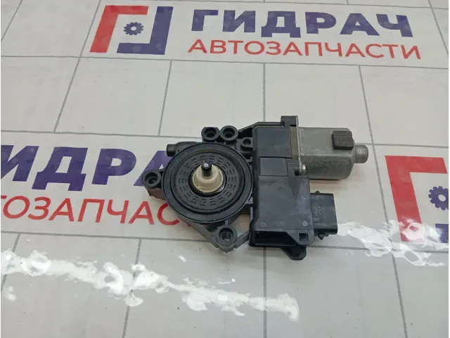 Моторчик стеклоподъемника заднего правого Kia Ceed 83460J7025