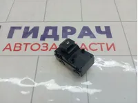 Кнопка стеклоподъемника переднего правого Kia Ceed 93575J7000