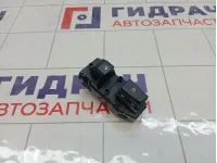 Кнопка стеклоподъемника заднего Kia Ceed 93580J7000