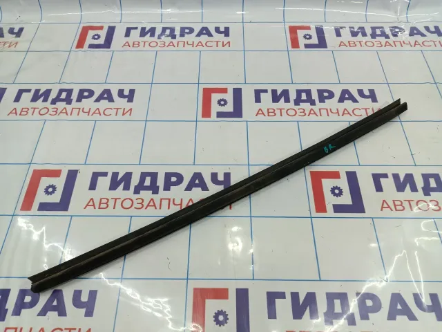 Уплотнитель стекла двери задний правый Kia Cerato (TD) 83241-1M001