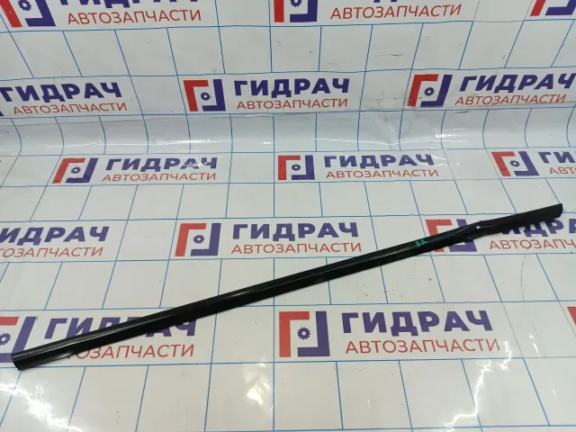 Накладка стекла заднего правого Kia Cerato (TD) 83220-1M000