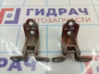 Петли двери передней правой Kia Cerato (TD)